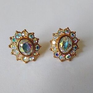 Vintage Swarovski Crystal Aurora Borealis Floral Stud Fashion Earrings